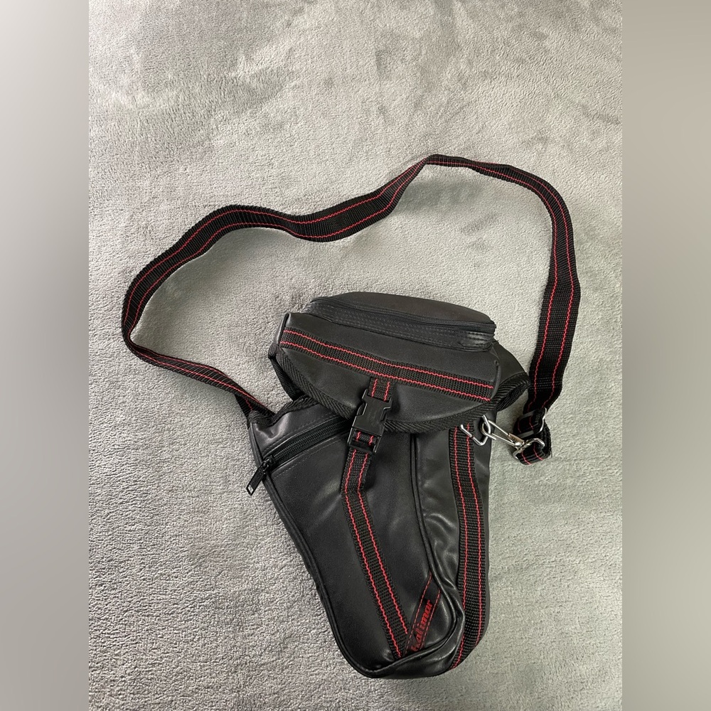 Kalimar Vintage Camera Carrying Bag With Zippered 3 Pockets, Strap, Black Red